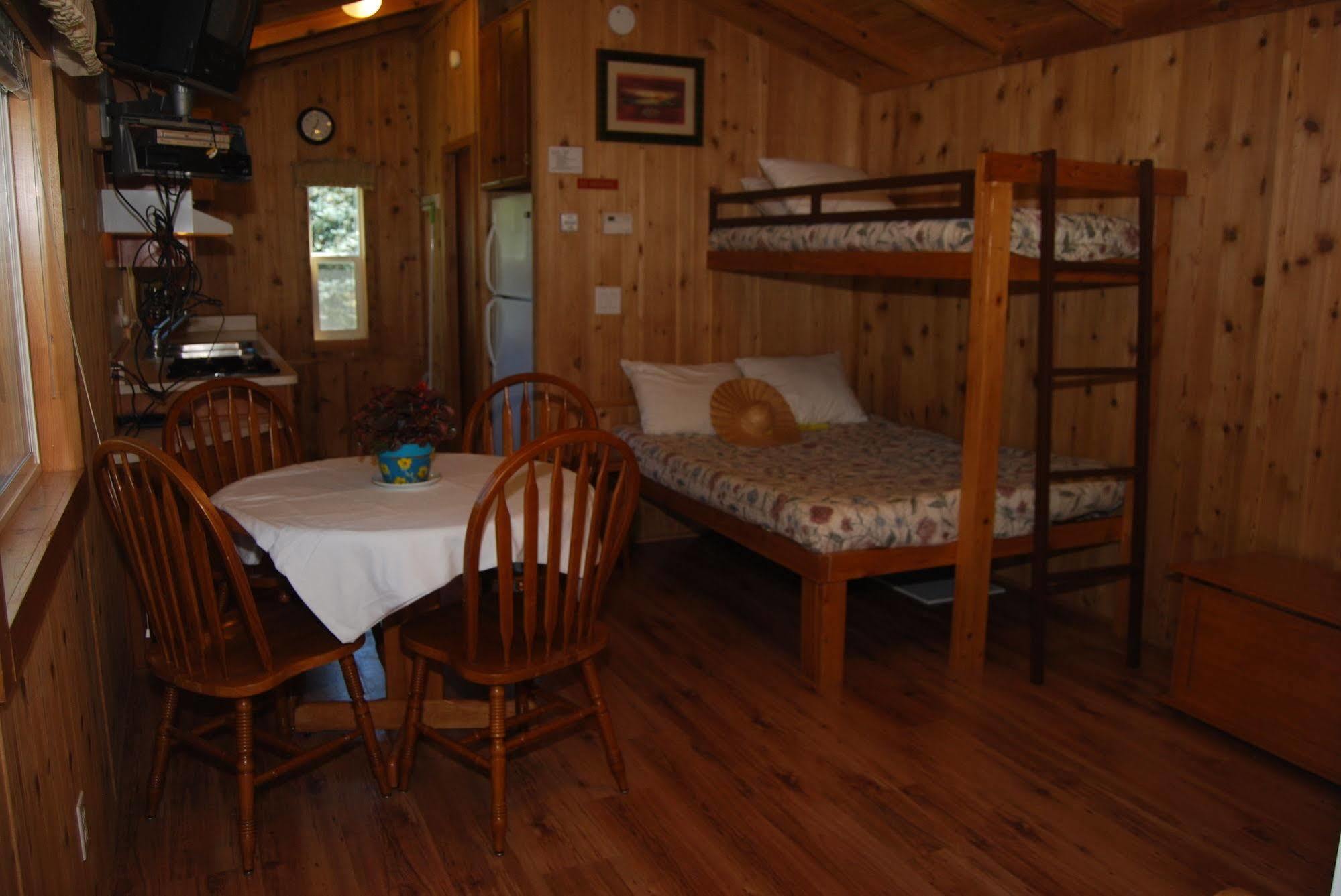 Thunderbird Rv & Camping Resort モンロー エクステリア 写真