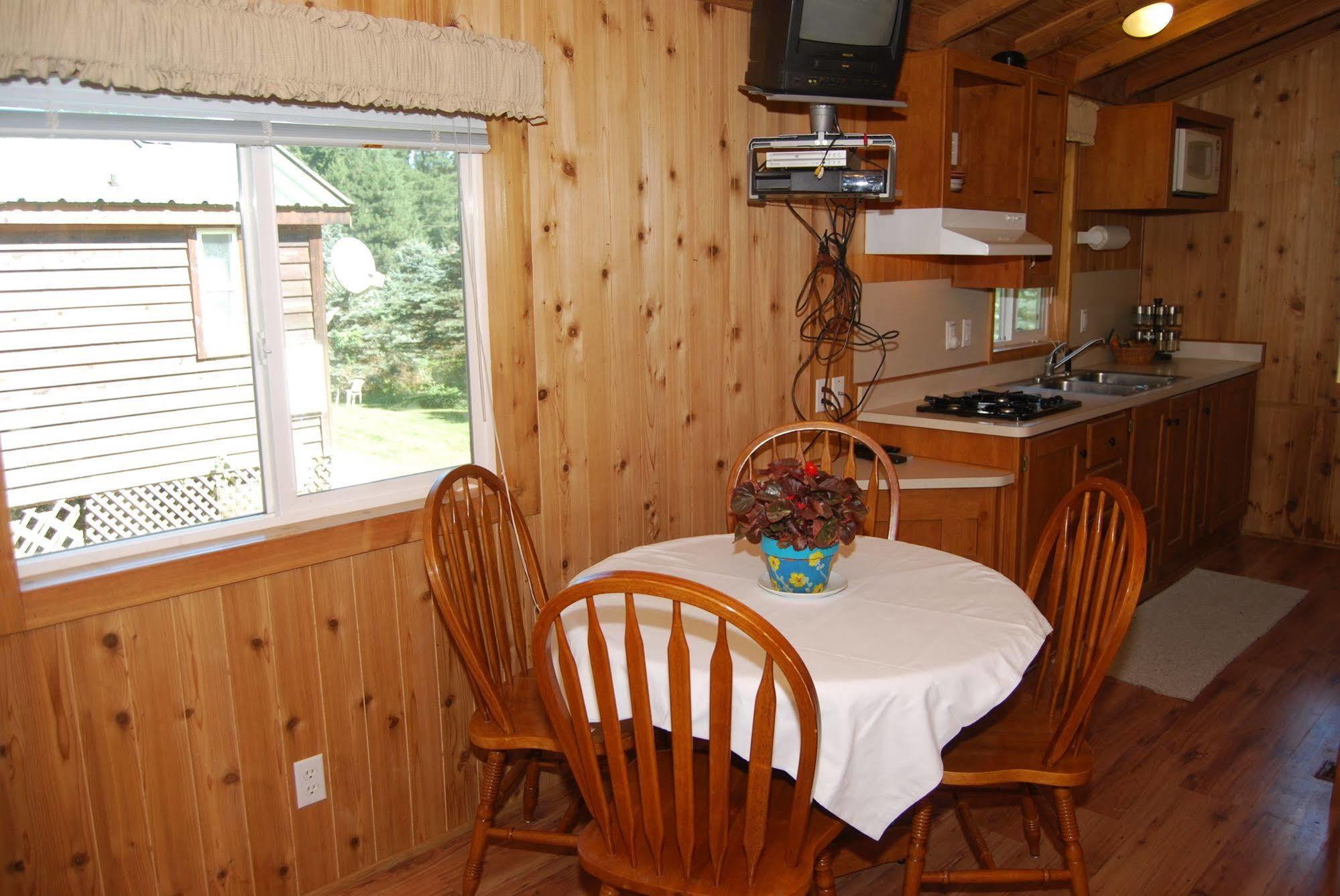 Thunderbird Rv & Camping Resort モンロー エクステリア 写真